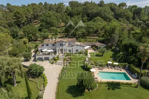 Elegant Villa views over the surrounding hills Swimming pool, pool house area, sauna, 8 bedrooms in Valbonne - French Riviera
