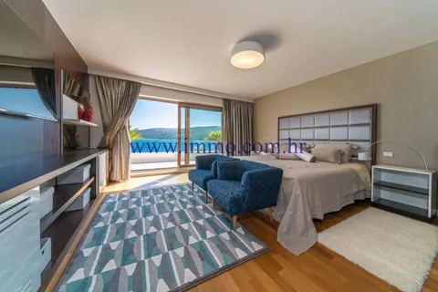 Luxury Villa Direct seafront terrace overlooking the sea, 5 bedrooms in Trogir best for sale For Super Rich