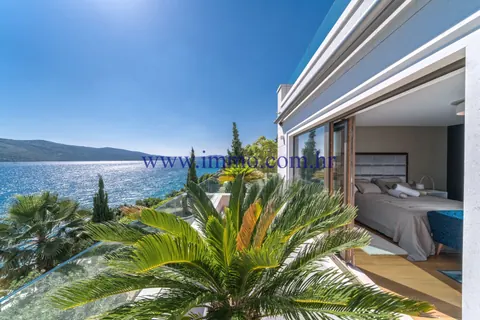 Luxury Villa Direct seafront terrace overlooking the sea, 5 bedrooms in Trogir value for sale For Super Rich