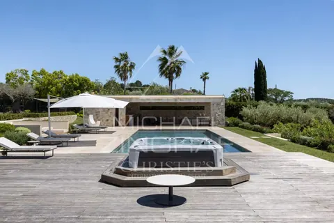 Luxury Villa Top-of-the-range amenitie 15x6m heated swimming pool, 7 bedrooms in Mougins - French Riviera Used for sale For Super Rich