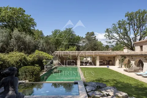 Country Ranch/Farm halfway between Cannes and Monaco haven of peace, 7 bedrooms in Roquefort-les-Pins top for sale For Super Rich