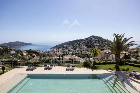 Contemporary Villa view Bay of Villefranche and the Bay of Angels Huge mirror pool with Jacuzzi, 6 bedrooms in Nice