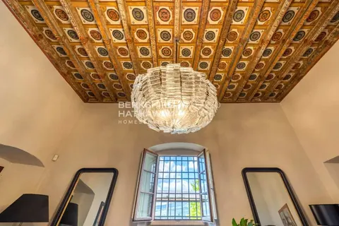 Country Villa Panoramic View of the surrounding valley, 9 bedrooms in Florence real estate for sale For Super Rich