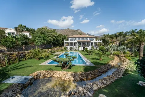 Elegant Villa Sierra Blanca Turkish bath, 6 bedrooms in Golden Mile - Marbella prix for sale For Super Rich