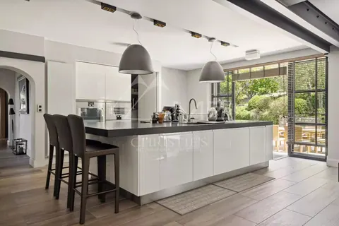 Elegant Villa views over the surrounding hills Swimming pool, pool house area, sauna, 8 bedrooms in Valbonne - French Riviera best for sale For Super Rich