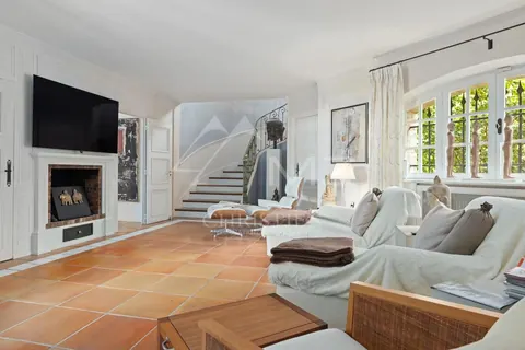 Premium Villa Breathtaking panoramic sea view over the sea ​​and the Glaïeuls  swimming pool, pool house bowling, 8 bedrooms in Cannes - French Riviera value for sale For Super Rich