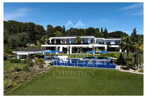 Architectural Villa Breathtaking panoramic views, hills and sunsets Tennis court, 7 bedrooms in Mougins - French Riviera
