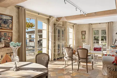 Architectural Villa located Hill of the billionaires built 1950s, 12 bedrooms in Grasse - French Riviera buy for sale For Super Rich