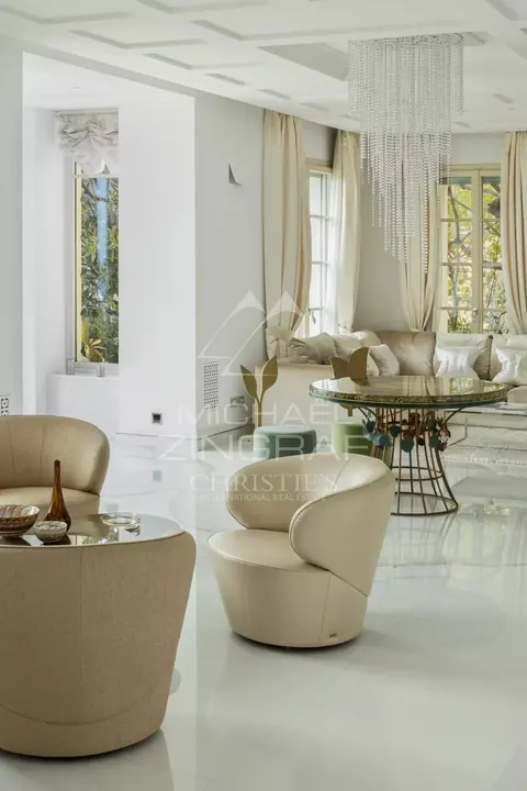 Elegant Villa Breathtaking panoramic views of sea and Monaco Cinema, Fitness, Spa, Pool, 5 bedrooms in Roquebrune Cap Martin prix for sale For Super Rich