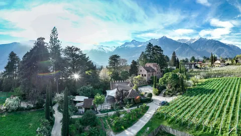 Luxury Castle Panoramic View and Mountain view, 8 bedrooms in Merano South Tyrol value for sale For Super Rich