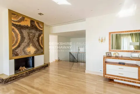 Luxury Villa Beach Front Sea View, 6 bedrooms in Albissola Marina Classified ads for sale For Super Rich