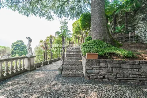 Century Castle Castello Thomson, 8 bedrooms in Carate Urio - Lake Como exclusive for sale For Super Rich