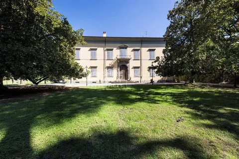 Century Villa 16th , 20 bedrooms in San Giuliano Terme Used for sale For Super Rich