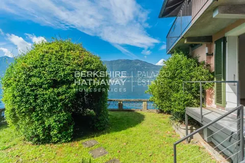 Historic Villa Lake View, direct access to a private beach, Coming soon bedrooms in Gerra Classified ads for sale For Super Rich