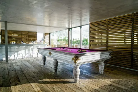 Luxury Penthouse Panoramic 200 sqm balcony and 360 degree view Outdoor jacuzzi & Spa, 4 bedrooms in St-Moritz Used for sale For Super Rich Luxury Penthouse Panoramic 200 sqm balcony and 360 degree view Outdoor jacuzzi & Spa, 4 bedrooms in St-Moritz Used for sale For Super Rich
