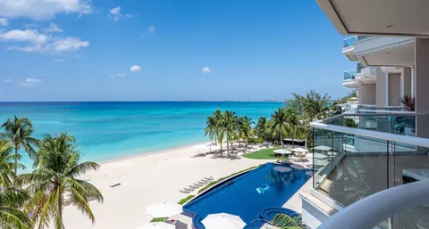 Luxury Apartment Beach Front, 4 bedrooms in Seven Mile Beach