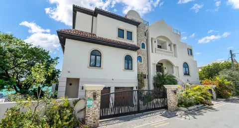 Luxury Villa Beach Front Caribbean Sea views, 5 bedrooms in Seven Mile Beach Used for sale For Super Rich Luxury Villa Beach Front Caribbean Sea views, 5 bedrooms in Seven Mile Beach Used for sale For Super Rich