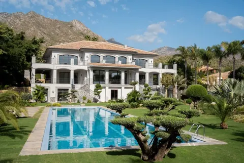 Elegant Villa Sierra Blanca Turkish bath, 6 bedrooms in Golden Mile - Marbella New for sale For Super Rich