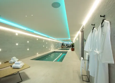 High-end Villa 10 cars Indoor & outdoor pool & sauna, 6 bedrooms in Benahavis - La Zagaleta - Marbella ads for sale For Super Rich