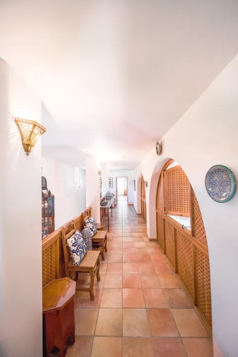 Moroccan Style House Beach Front Tropical landscaping, 7 bedrooms in Sapodilla Bay photo for sale For Super Rich