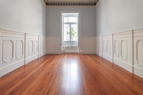 Majestic House Indoor Swimming Pool , 6 bedrooms in Cedofeita, Porto ads for sale For Super Rich