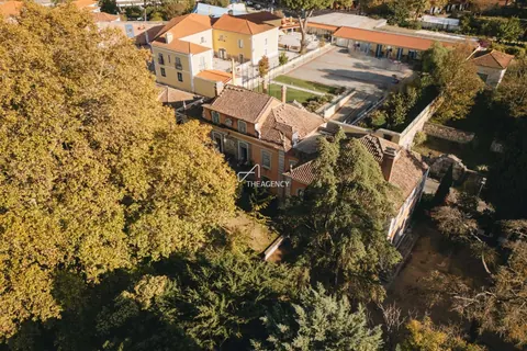 Century House Palace 18th Historic Gem, 7 bedrooms in Lisbon expensive for sale For Super Rich
