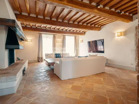 Luxury Complex Business Panoramic View on the hills, 9 bedrooms in Siena - Tuscany ultra luxury for sale For Super Rich