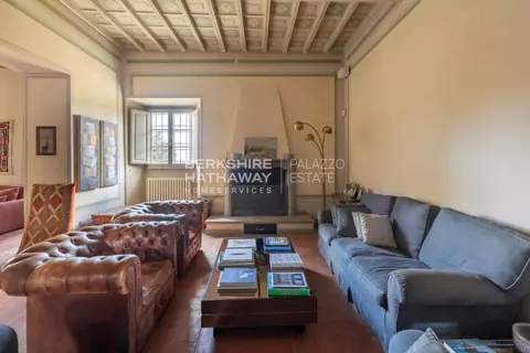 Country Villa Panoramic View of the surrounding valley, 9 bedrooms in Florence exclusive for sale For Super Rich