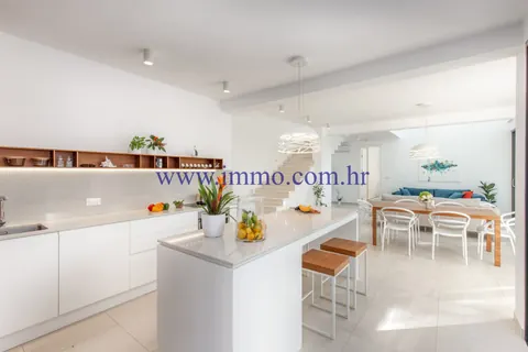 Elegant Villa Seafront gorgeous sea views, 3 bedrooms in Primosten Classified ads for sale For Super Rich
