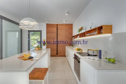 Elegant Villa Seafront gorgeous sea views, 3 bedrooms in Primosten deal for sale For Super Rich