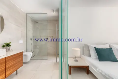 Elegant Villa Seafront gorgeous sea views, 3 bedrooms in Primosten image for sale For Super Rich