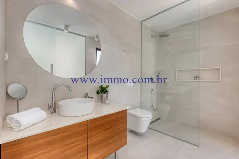 Elegant Villa Seafront gorgeous sea views, 3 bedrooms in Primosten photo for sale For Super Rich