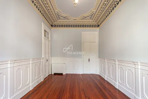 Majestic House Indoor Swimming Pool , 6 bedrooms in Cedofeita, Porto photos for sale For Super Rich