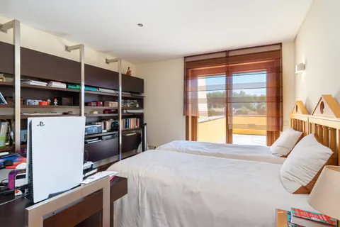 Elegant Villa Panoramic View heated outdoor pool, 5 bedrooms in Porto image for sale For Super Rich