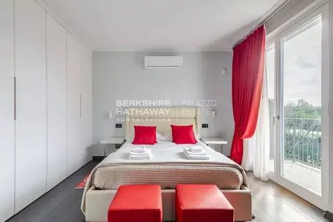 Architectural Villa Swimming pool, Spa, Sauna, whirlpool , 5 bedrooms in Forte dei Marmi expensive for sale For Super Rich