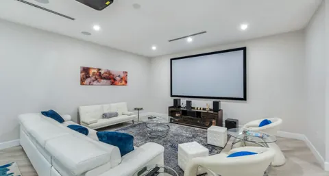 Luxury Villa Beach Front Caribbean Sea views, 5 bedrooms in Seven Mile Beach properties for sale For Super Rich Luxury Villa Beach Front Caribbean Sea views, 5 bedrooms in Seven Mile Beach properties for sale For Super Rich