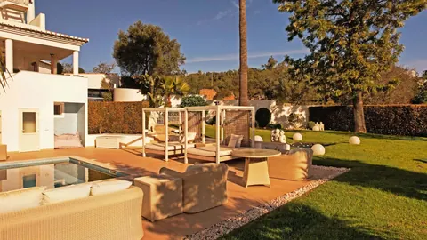 Luxury Villa Sea View Tennis court, 5 bedrooms in Loulé value for sale For Super Rich