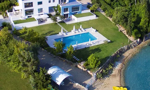 Premium Villa Private beach with direct access Beachfront, 8 bedrooms in Corfu photo for sale For Super Rich