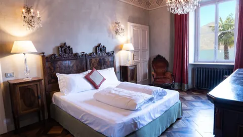 Premium Villa breathtaking views of the Lombard shore Terrace overlooking the lake, 12 bedrooms in Oggebbio value for sale For Super Rich