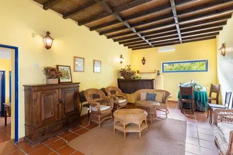 Medieval Ranch/Farm 16th century. Medieval Palace, 10 bedrooms in Belas expensive for sale For Super Rich
