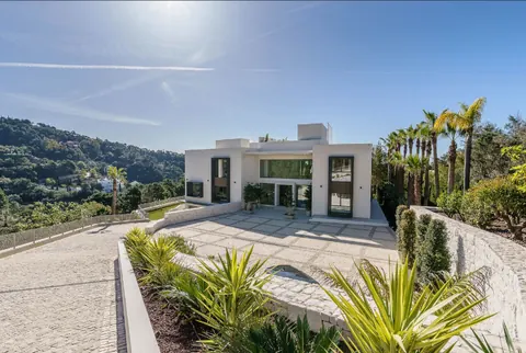 High-end Villa 10 cars Indoor & outdoor pool & sauna, 6 bedrooms in Benahavis - La Zagaleta - Marbella properties for sale For Super Rich