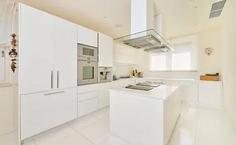 Luxury Villa Waterfront wonderful swimming pool, 4 bedrooms in UMAG top for sale For Super Rich