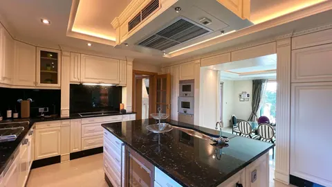 Luxury Villa Panoramic View Cinema, 4 bedrooms in Loulé expensive for sale For Super Rich