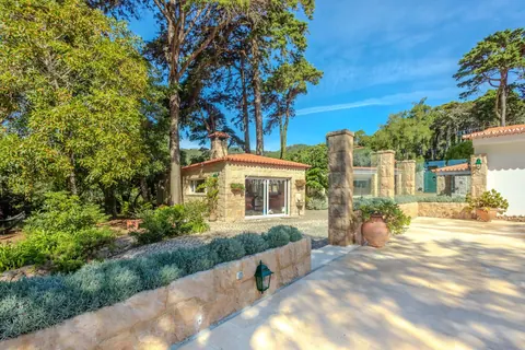 Luxury House swimming pool jacuzzi, sauna, 8 bedrooms in Cascais unique for sale For Super Rich