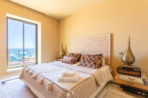 ONE-OF-THE-KIND Villa Beach Front Panoramic View, 7 bedrooms in Lagos exclusive for sale For Super Rich