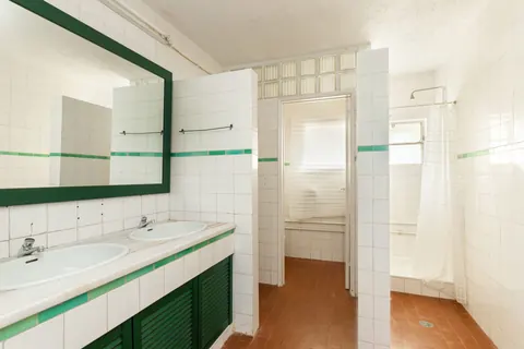 Medieval Ranch/Farm 16th century. Medieval Palace, 10 bedrooms in Belas exclusive for sale For Super Rich