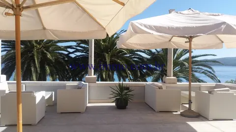 Luxury Hotel Sea View pebbly beach, many bedrooms in Peljesac - Peninsula Used for sale For Super Rich