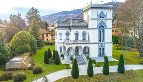 Art Nouveau Villa Panoramic View Lakefront, 7 bedrooms in Lesa - Lake Maggiore buy for sale For Super Rich
