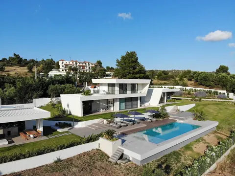 Modern Villa Panoramic View near Nikiti, 7 bedrooms in Halkidiki available for sale For Super Rich