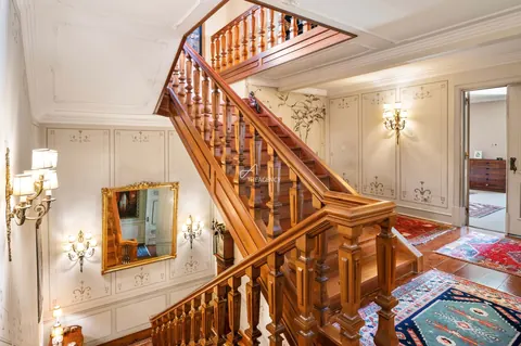 Century Apartment Palácio Mello Historic 1789, 5 bedrooms in Lisbon image for sale For Super Rich